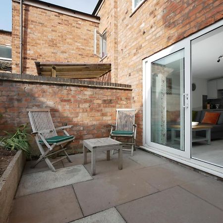 Crewe Short Lets 8 Victoria Court, Creweアパートメント エクステリア 写真